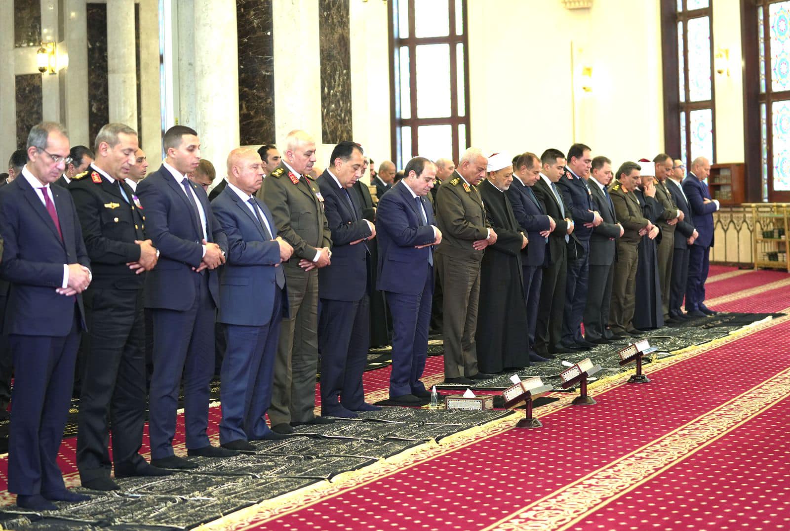 الرئيس السيسي يؤدي صلاة الجمعة في مسجد المشير طنطاوي