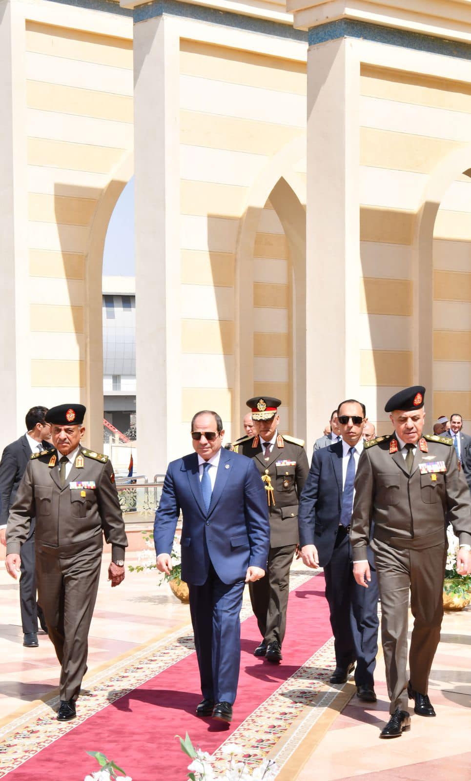 الرئيس السيسي يؤدي صلاة الجمعة في مسجد المشير طنطاوي