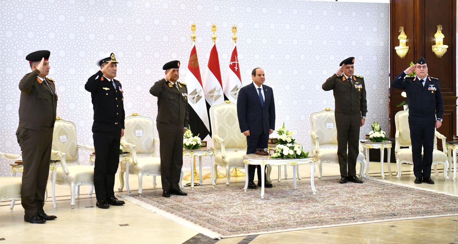 الرئيس السيسي يؤدي صلاة الجمعة في مسجد المشير طنطاوي