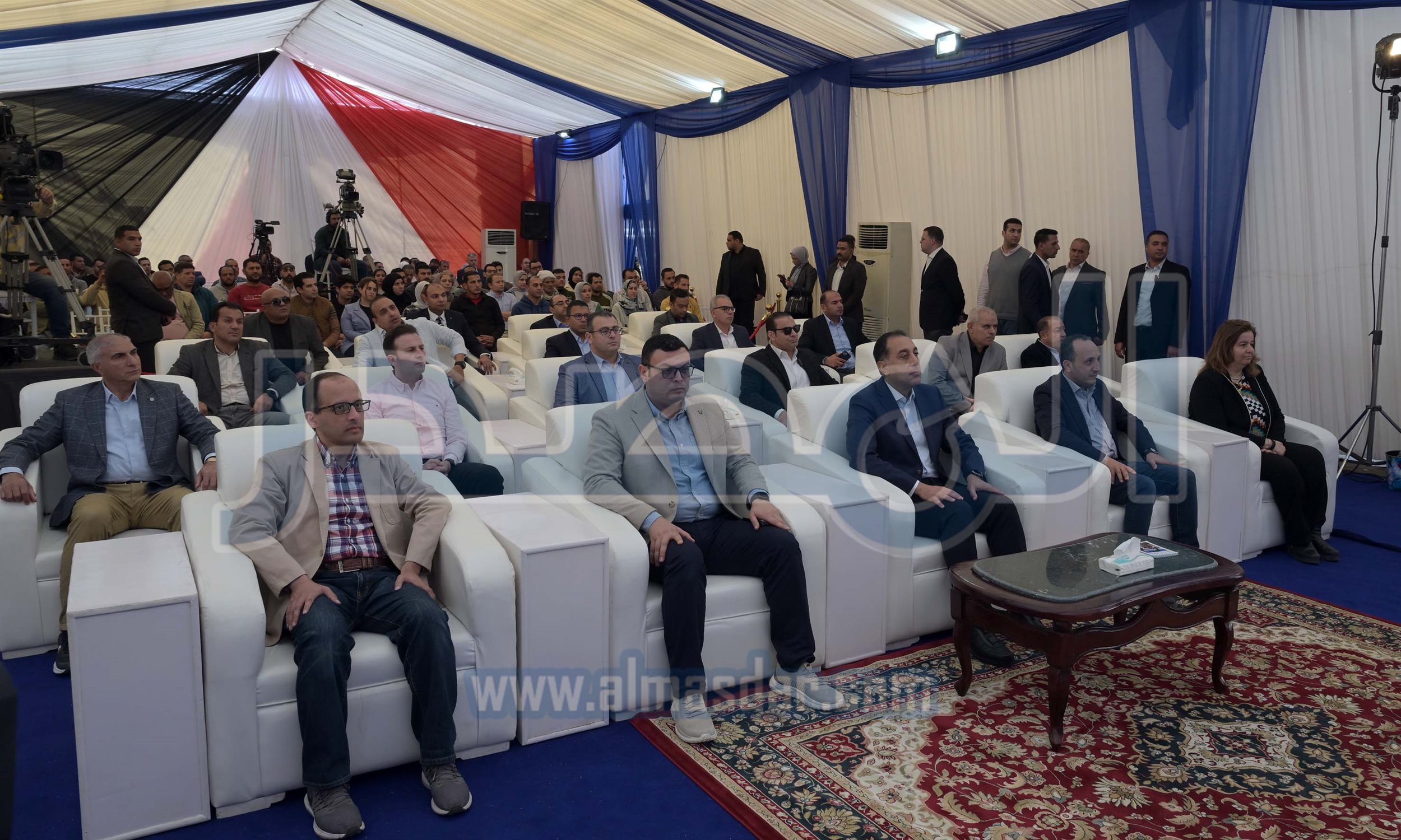 مدبولي يسلم عقود وحدات سكنية ضمن مبادرة سكن لكل المصريين