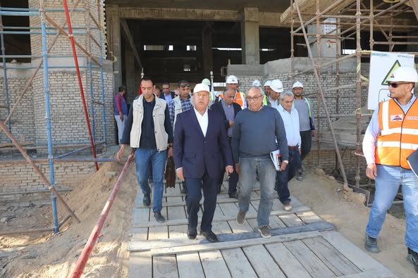وزير النقل يتفقد مشروع الخط الأول من شبكة القطار الكهربائي