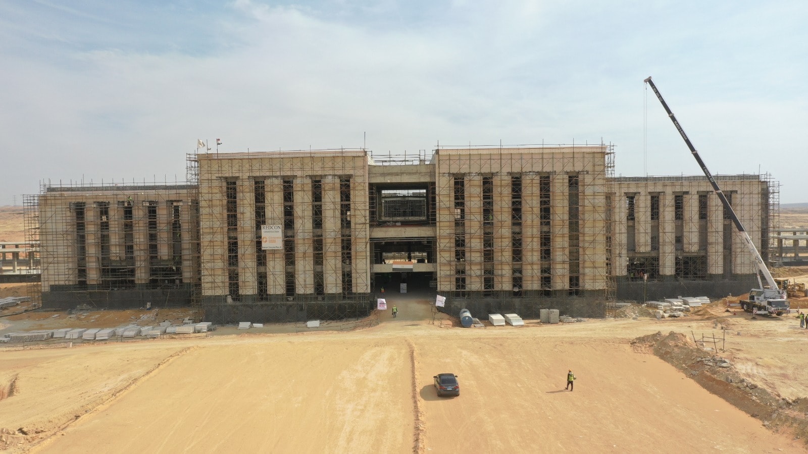 وزير النقل يتفقد مشروع الخط الأول من شبكة القطار الكهربائي