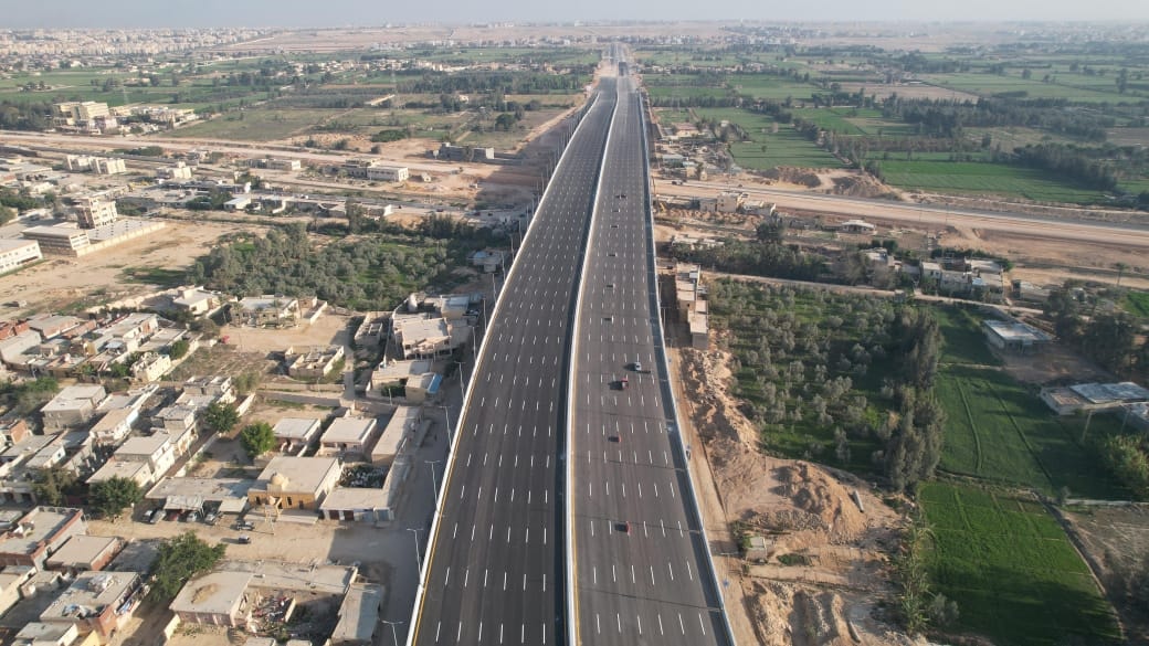 وزير النقل يتفقد مشروع الخط الأول من شبكة القطار الكهربائي