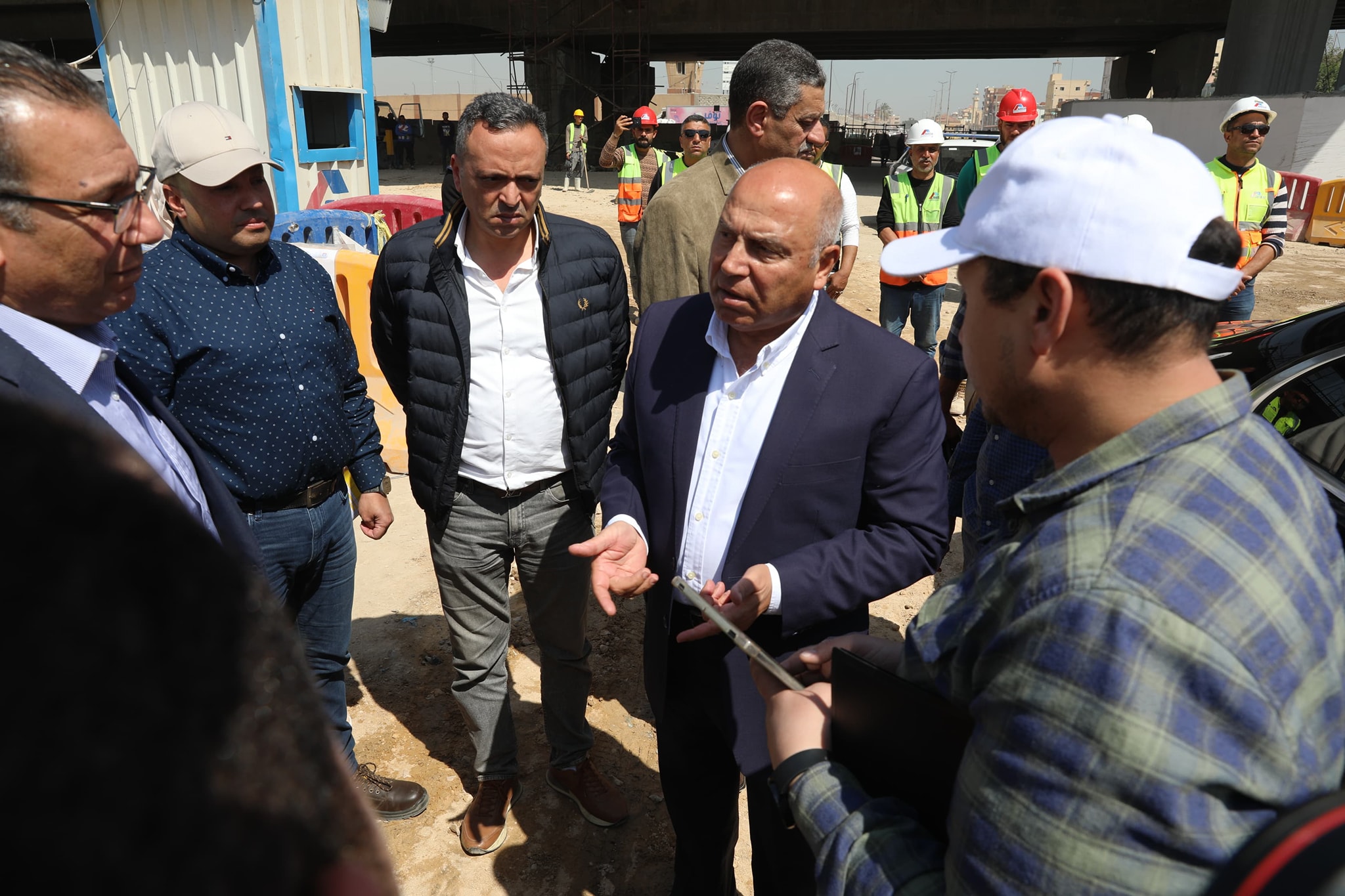وزير النقل يتفقد مشروع الخط الأول من شبكة القطار الكهربائي