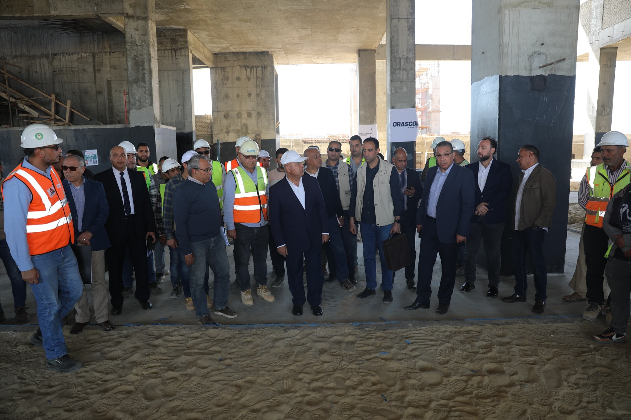 وزير النقل يتفقد مشروع الخط الأول من شبكة القطار الكهربائي