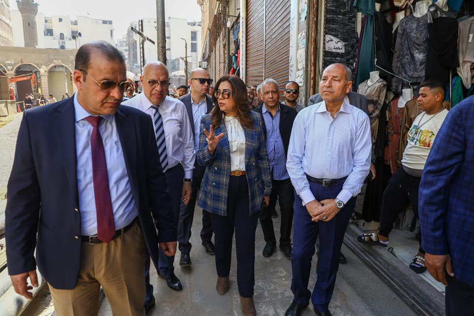 وزيرة التنمية المحلية تتفقد بدء أعمال تطوير سوق العتبة