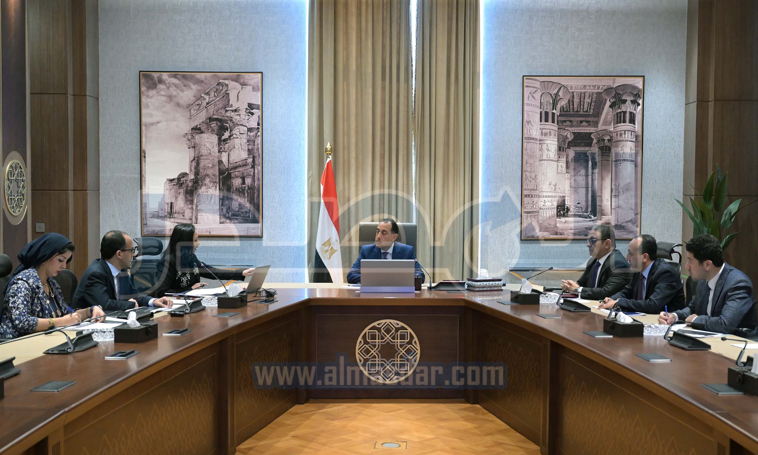 رئيس الوزراء في اجتماع مع وزيرة التضامن الاجتماعي