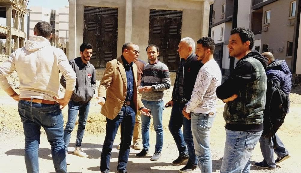 وزير الإسكان يُتابع الموقف التنفيذي للمشروعات السكنية