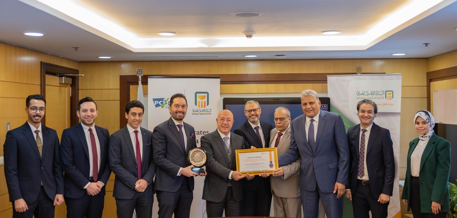 البنك الأهلي يتوافق مع متطلبات هيئتي فيزا وماستر كارد