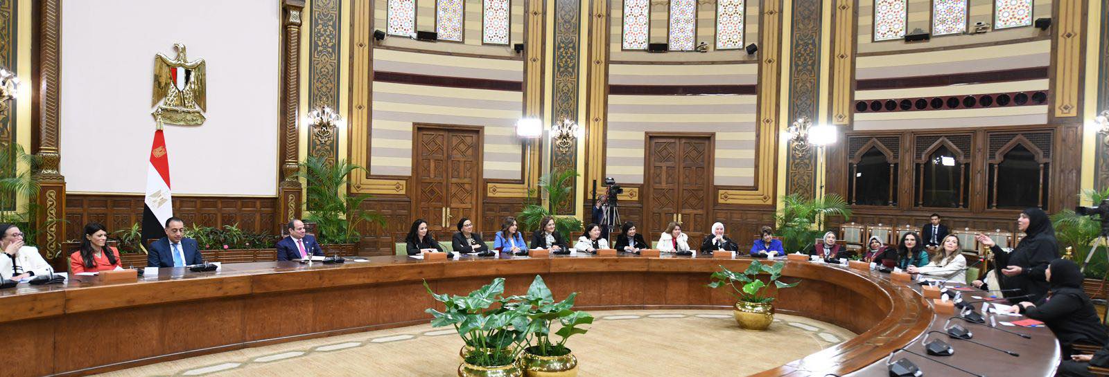الرئيس السيسي في لقاء المرأة المصرية والأم المثالية