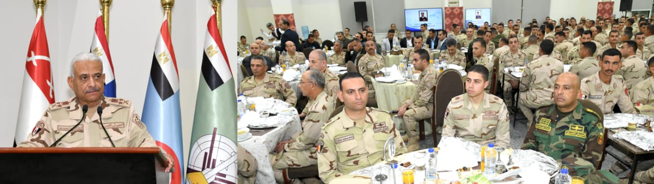 وزير الدفاع يتناول وجبة الإفطار مع مقاتلى المنطقة المركزية