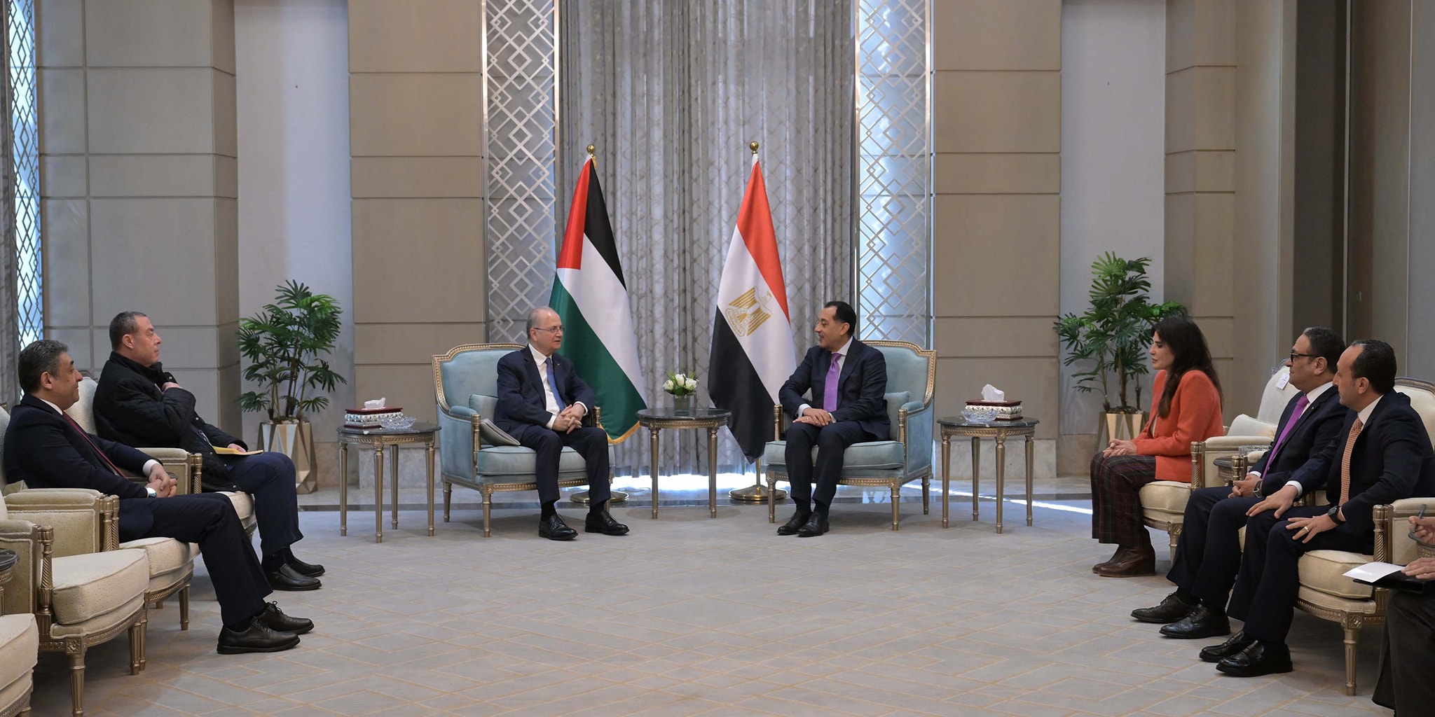 رئيس الوزراء يستقبل رئيس وزراء فلسطين