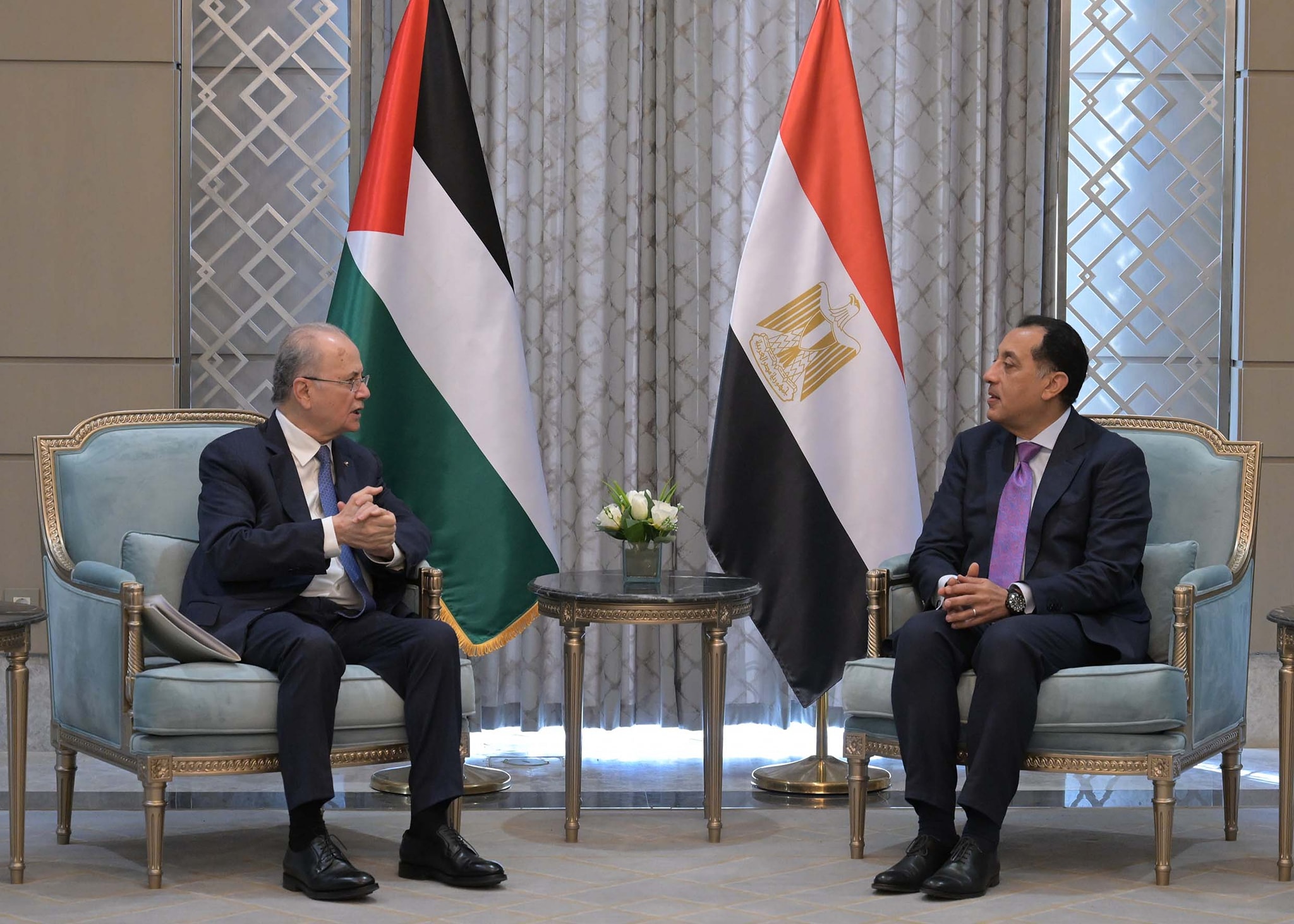 رئيس الوزراء يستقبل رئيس وزراء فلسطين
