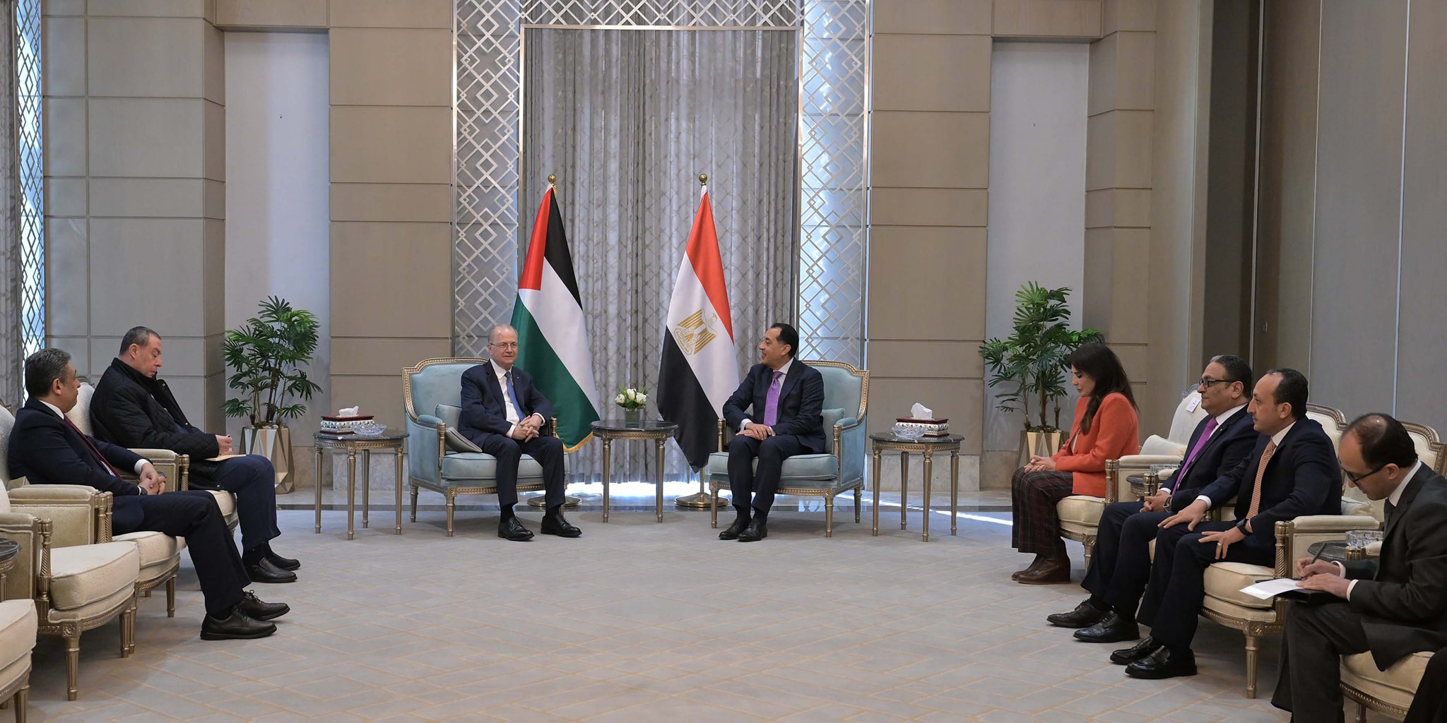 رئيس الوزراء يستقبل رئيس وزراء فلسطين