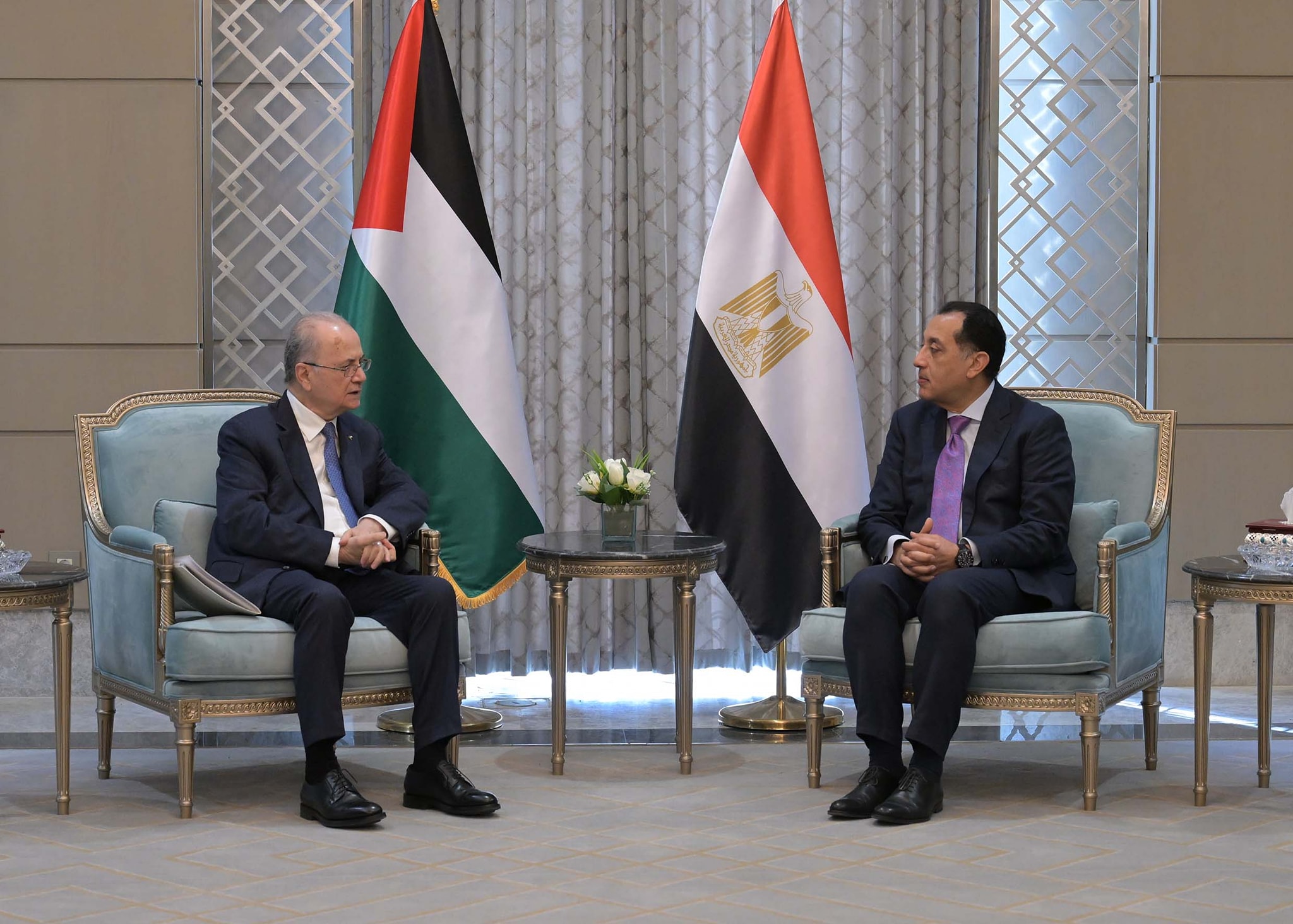 رئيس الوزراء يستقبل رئيس وزراء فلسطين