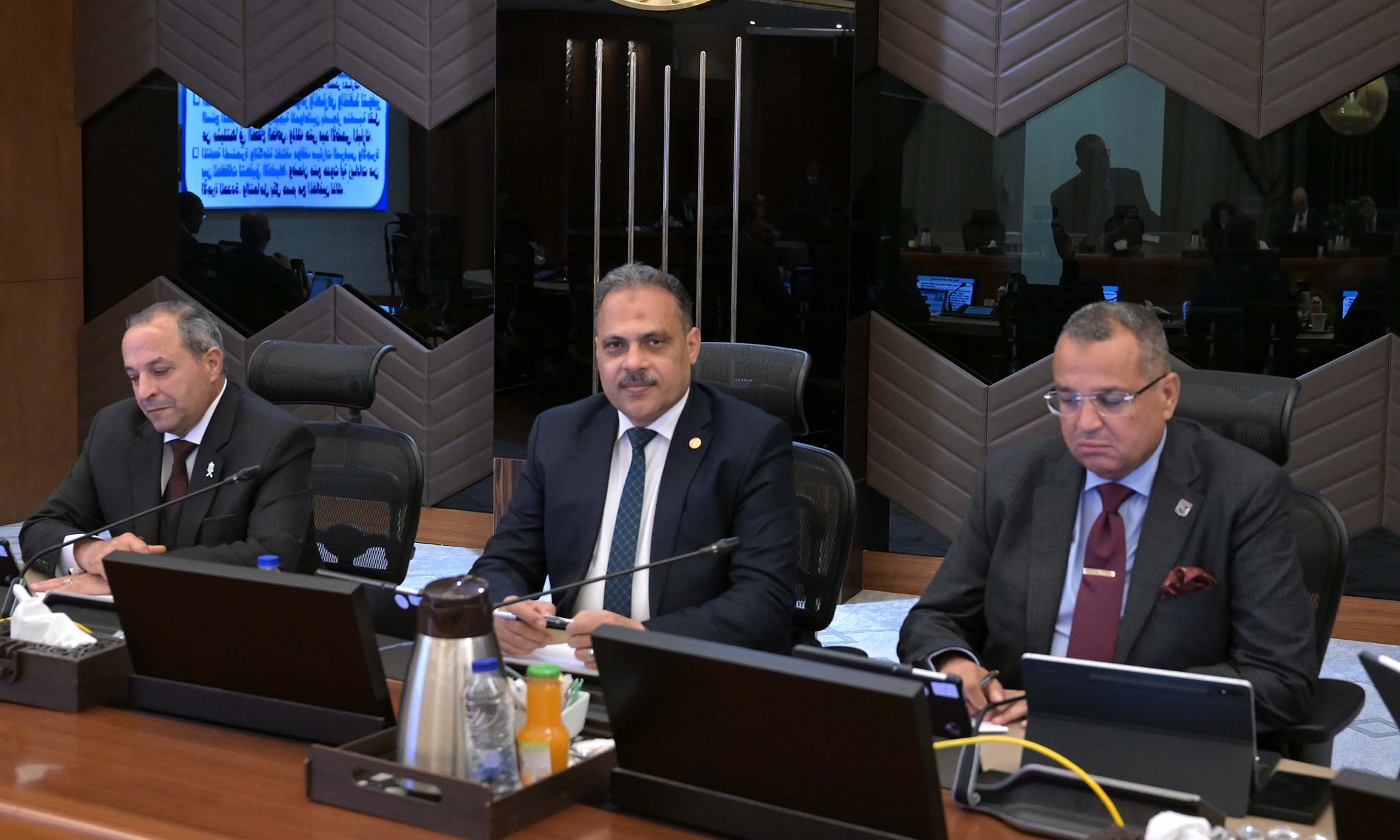رئيس الوزراء يترأس الاجتماع السادس لمجلس المحافظين