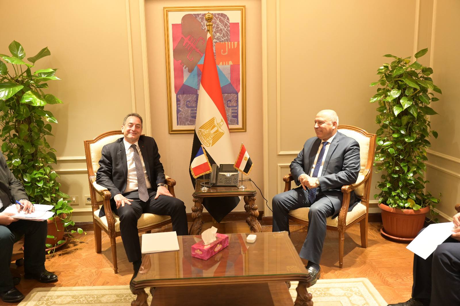 وزير الصناعة والنقل يستقبل السفير الفرنسي