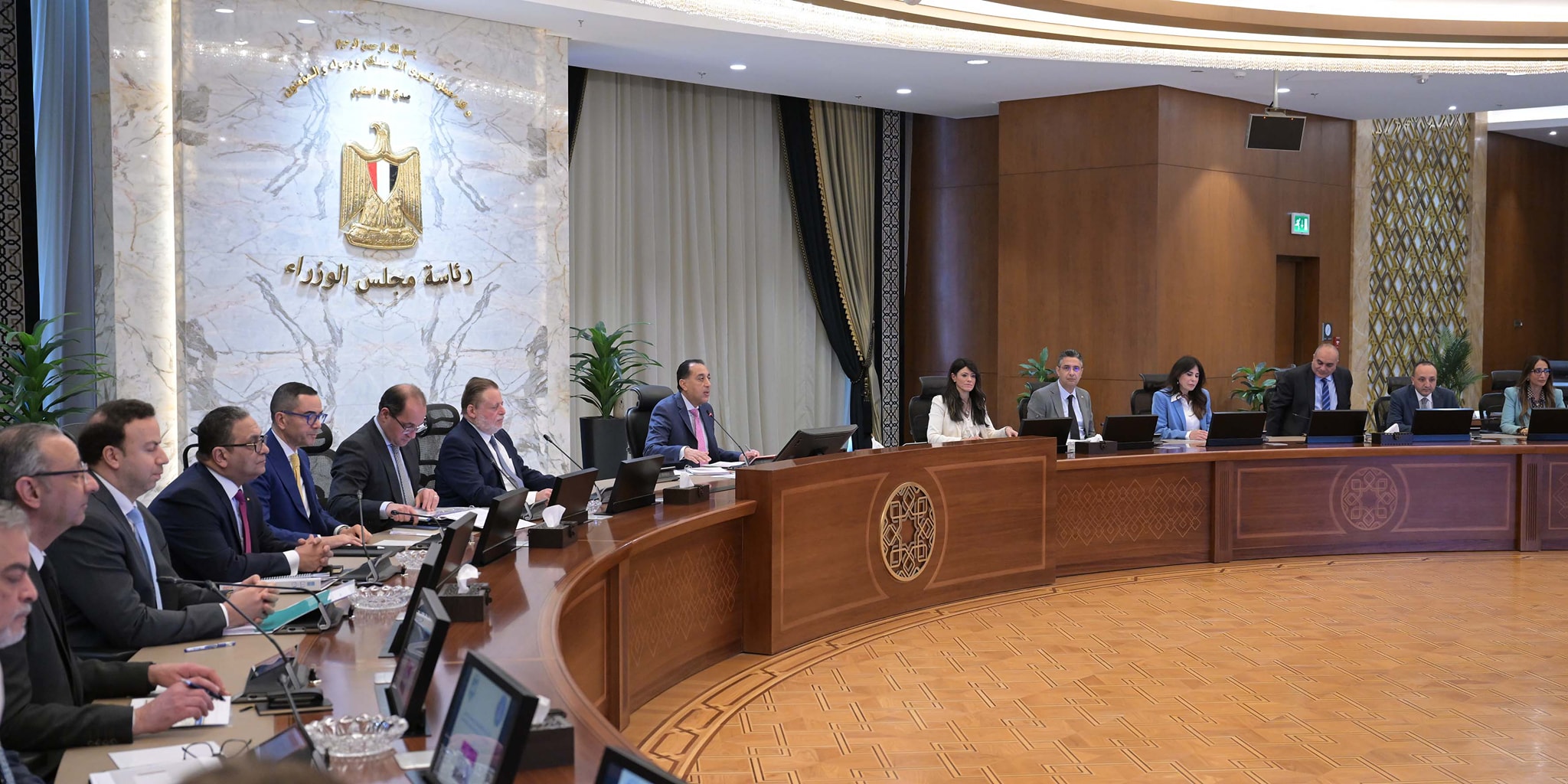 رئيس الوزراء يترأس اجتماع المجموعة الوزارية الاقتصادية