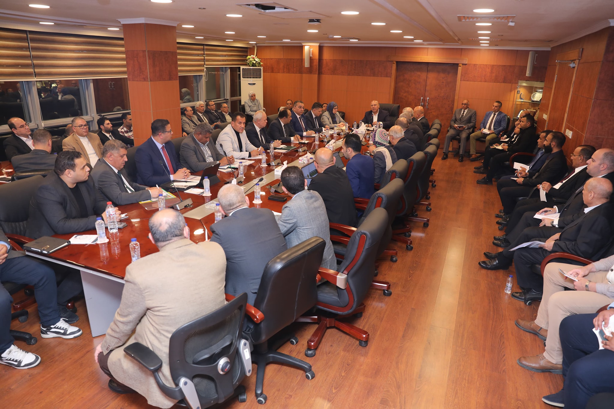 اجتماع وزير الصناعة بمقر الهيئة العامة للتنمية الصناعية
