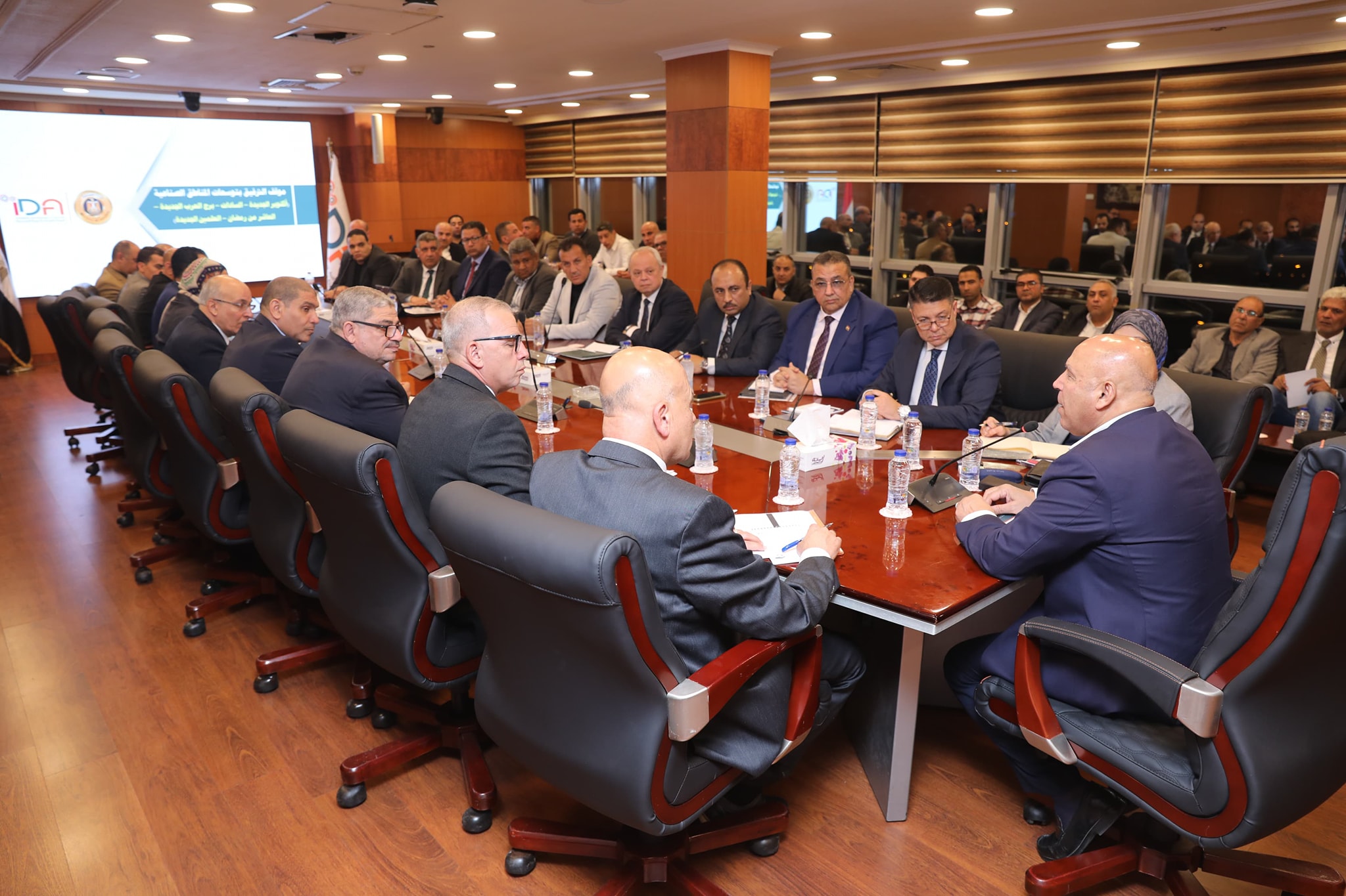 اجتماع وزير الصناعة بمقر الهيئة العامة للتنمية الصناعية
