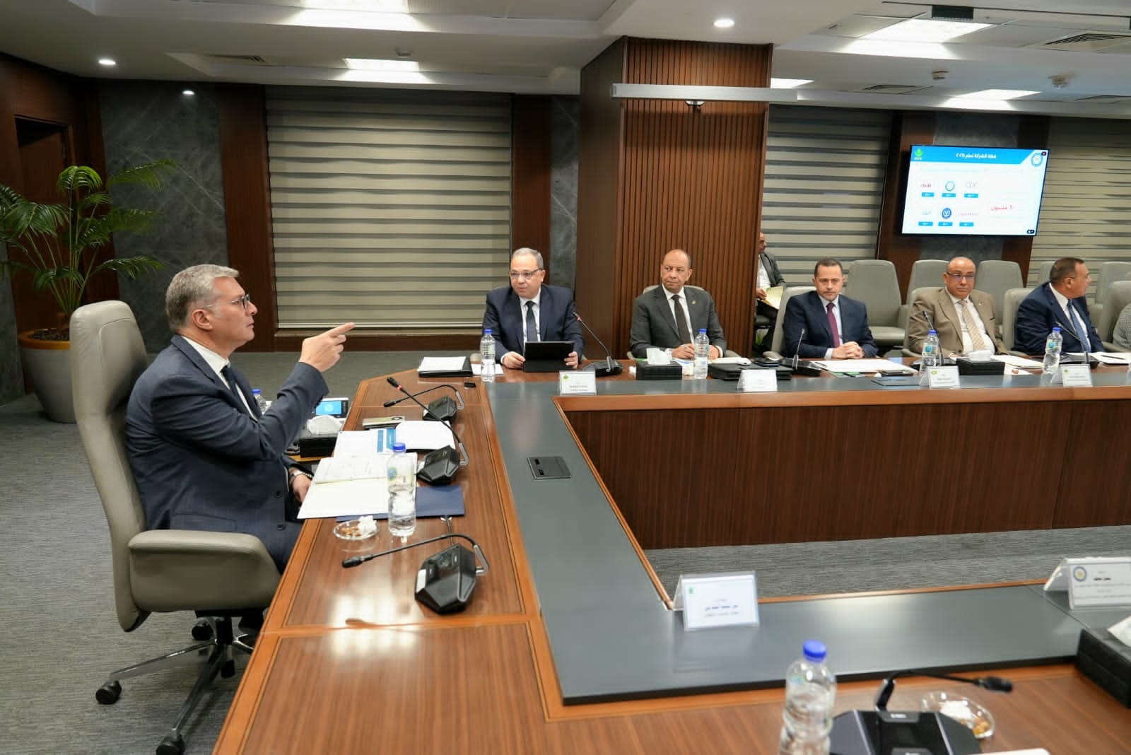 وزير البترول يشهد الجمعية العامة لشركة كارجاس