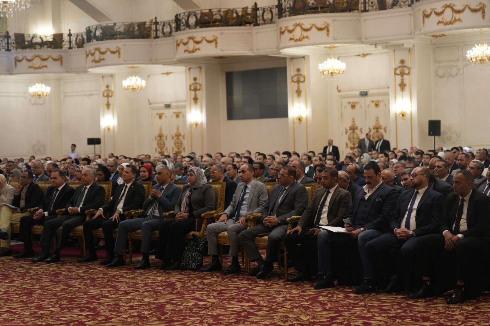 وزير المالية في حوار مفتوح مع القيادات والأعضاء التنفيذيين بالمأموريات الضريبية