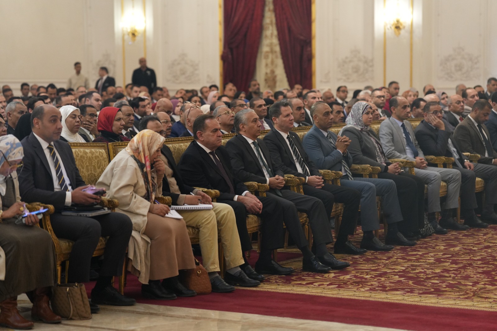 وزير المالية في حوار مفتوح مع القيادات والأعضاء التنفيذيين بالمأموريات الضريبية