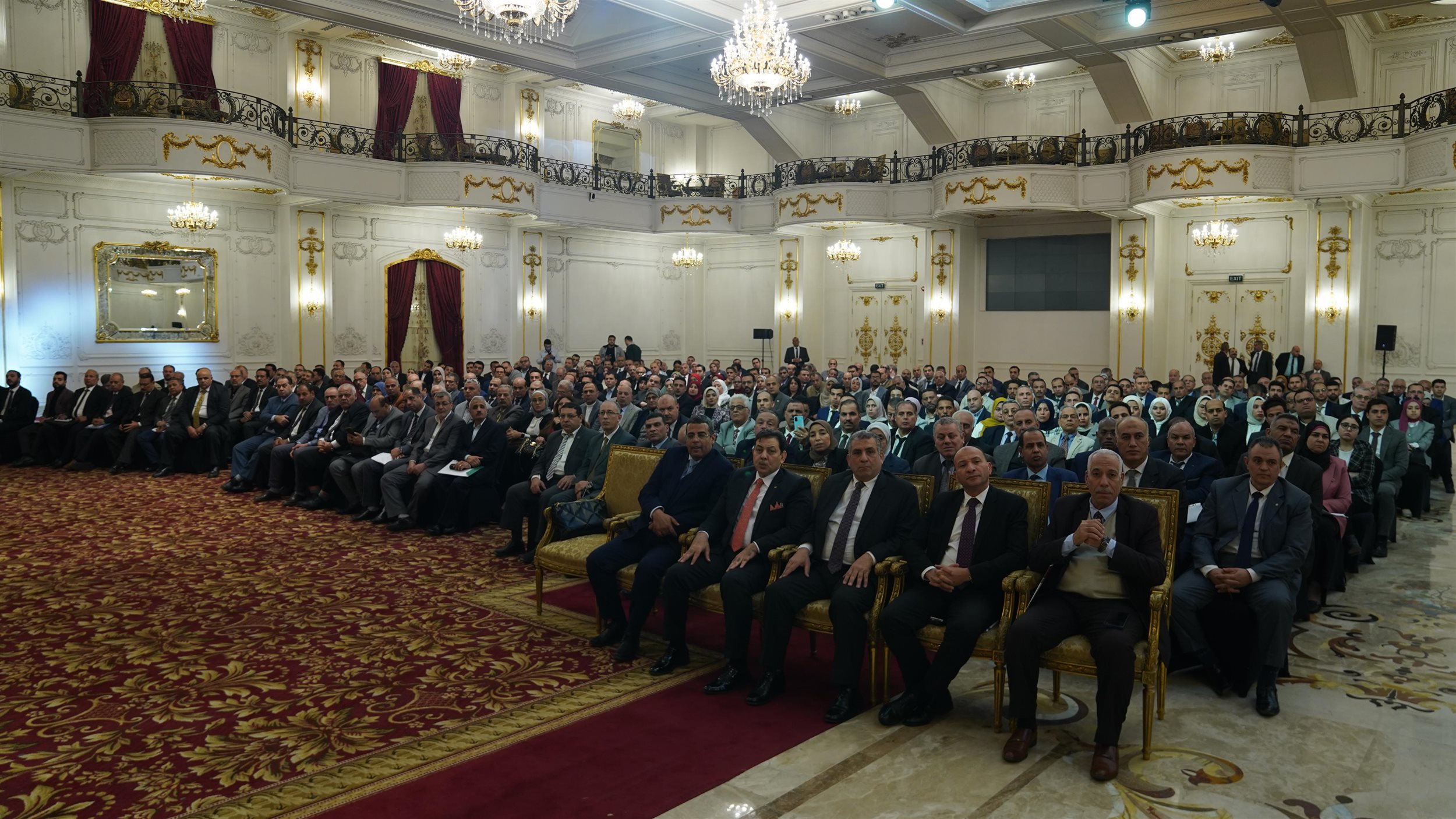 وزير المالية في حوار مفتوح مع القيادات والأعضاء التنفيذيين بالمأموريات الضريبية