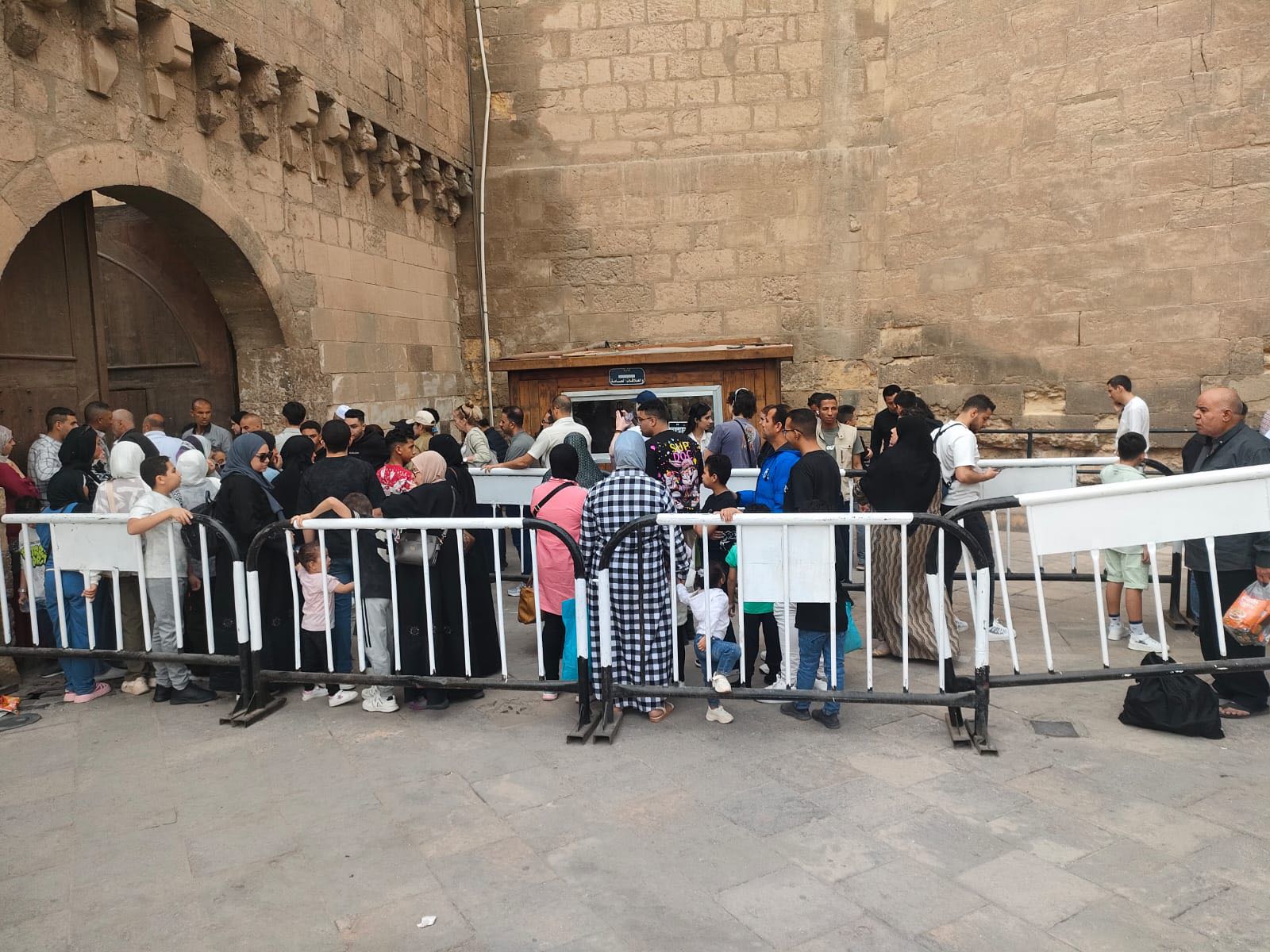 إقبال كبير من الزائرين المصريين والأجانب�خلال عطلة عيد الفطر