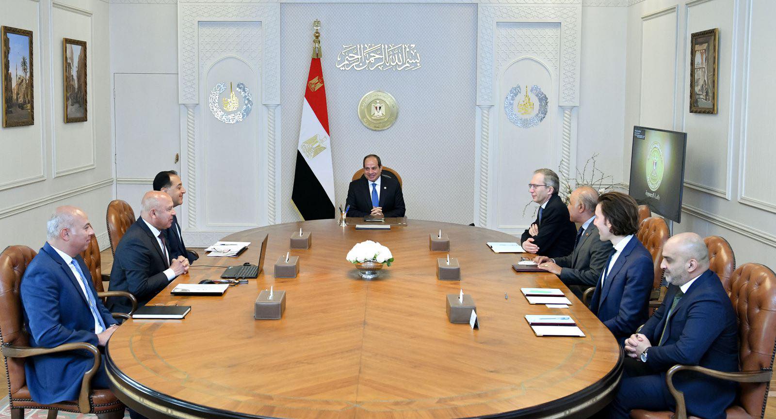 الرئيس السيسي يجتمع مع رئيس مجلس إدارة شركة ألستوم الفرنسية