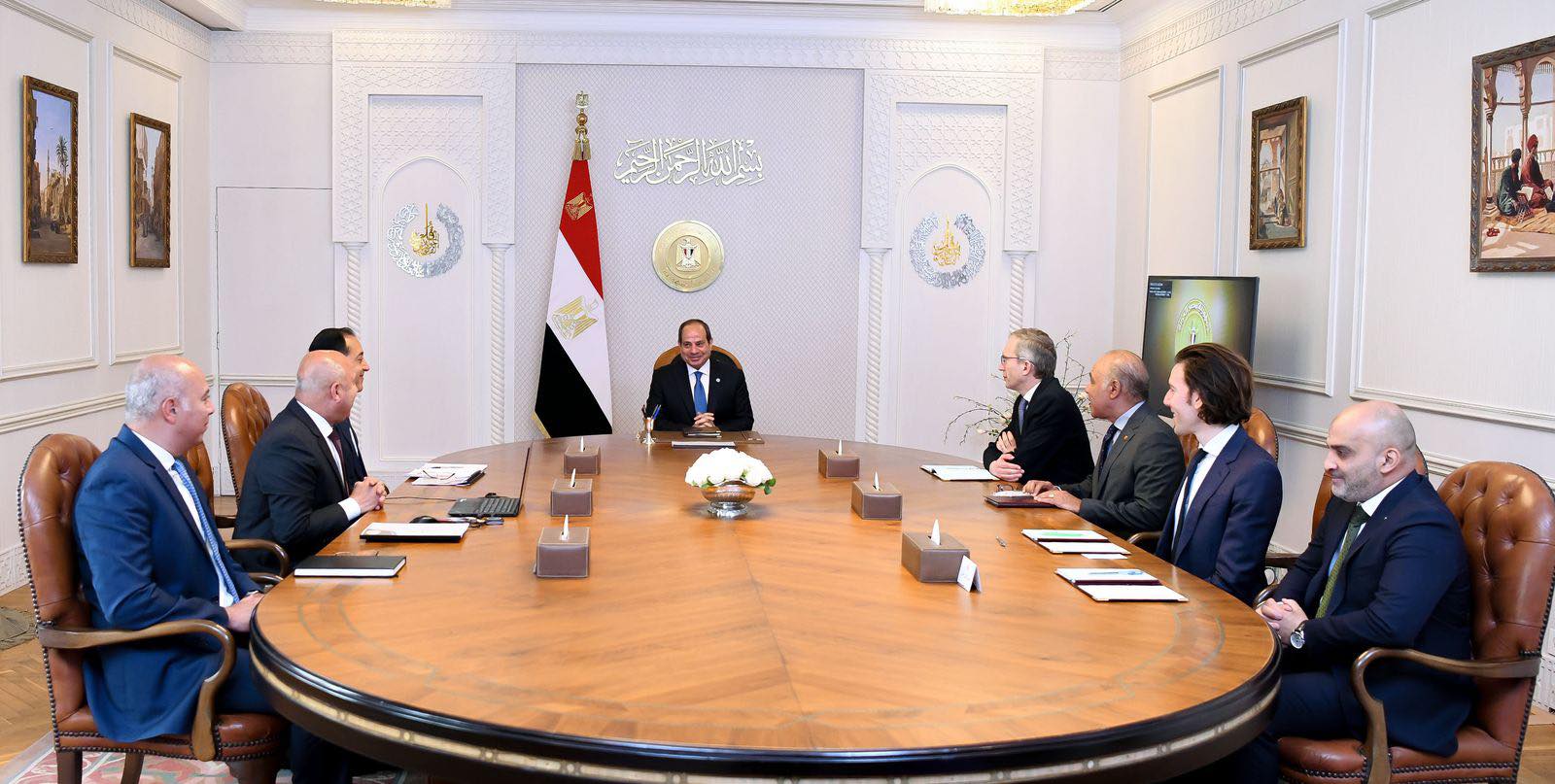 الرئيس السيسي يجتمع مع رئيس مجلس إدارة شركة ألستوم الفرنسية