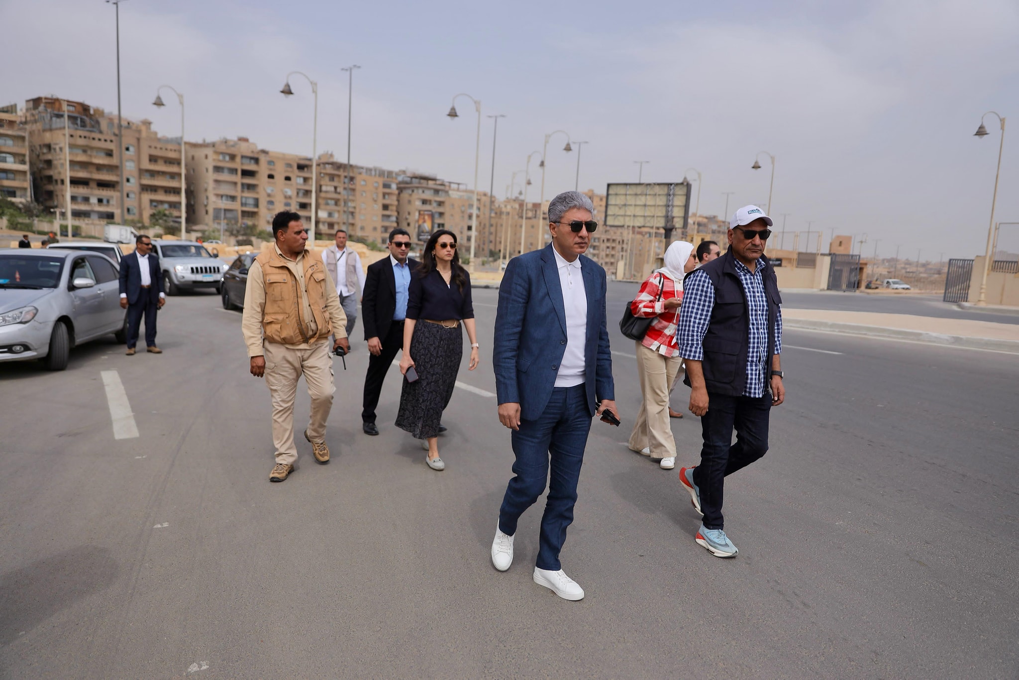 وزير السياحة يتفقد شروع تطوير الخدمات بمنطقة أهرامات الجيزة