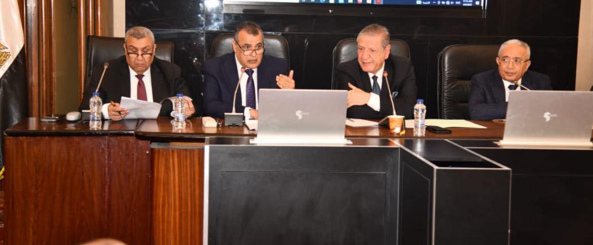 وزير الإنتاج الحربى يستعرض الحساب الختامى للشركات التابعة عن العام المالى 2023-2024