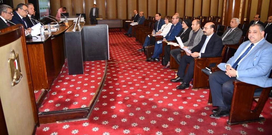 وزير الإنتاج الحربى يستعرض الحساب الختامى للشركات التابعة عن العام المالى 2023-2024
