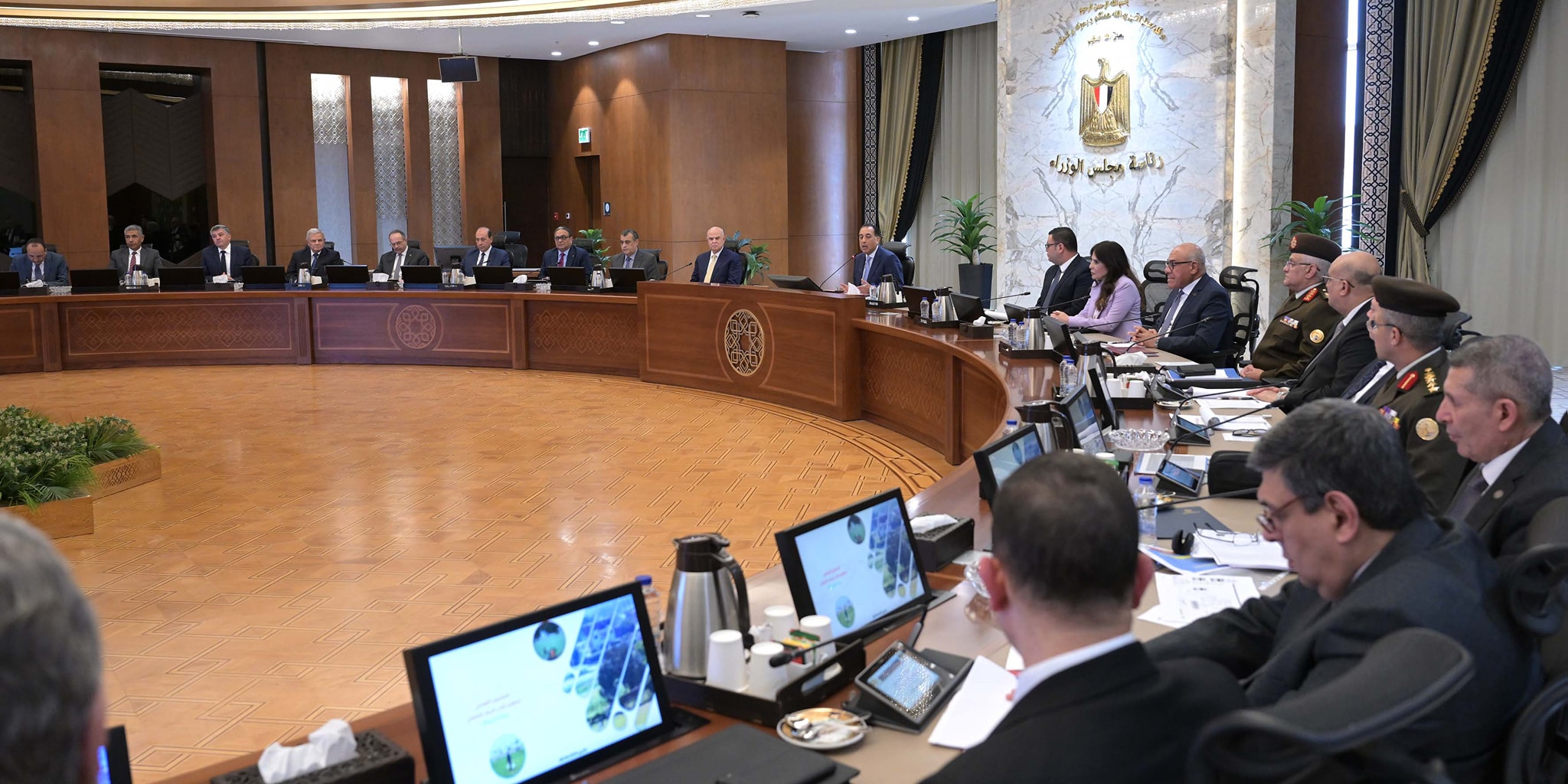 رئيس الوزراء يتابع موقف تنفيذ مشروعات حياة كريمة