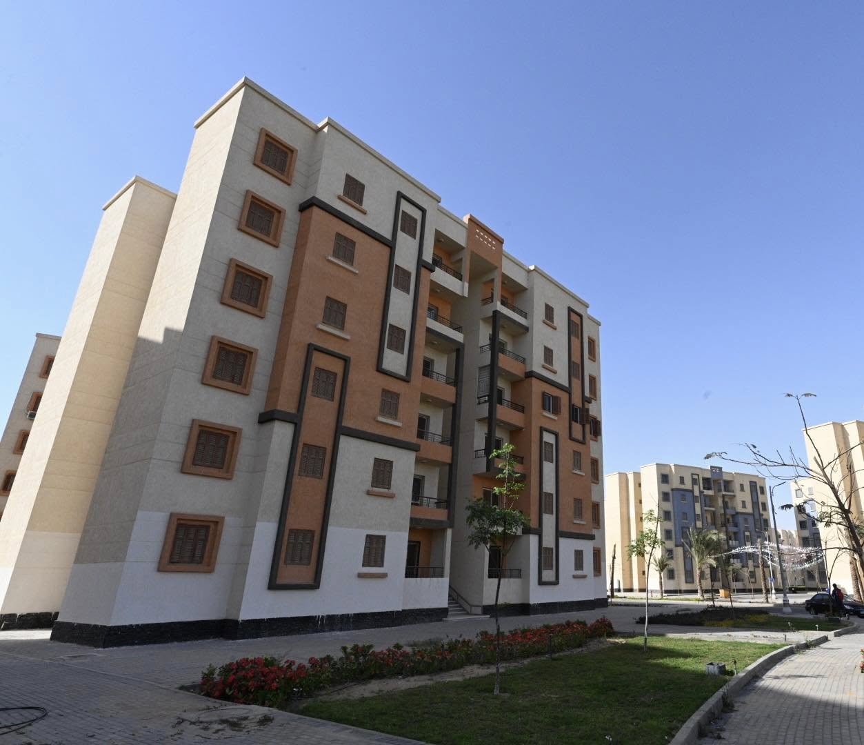 وزير الإسكان يتفقد سكن لكل المصريين بحدائق العاصمة