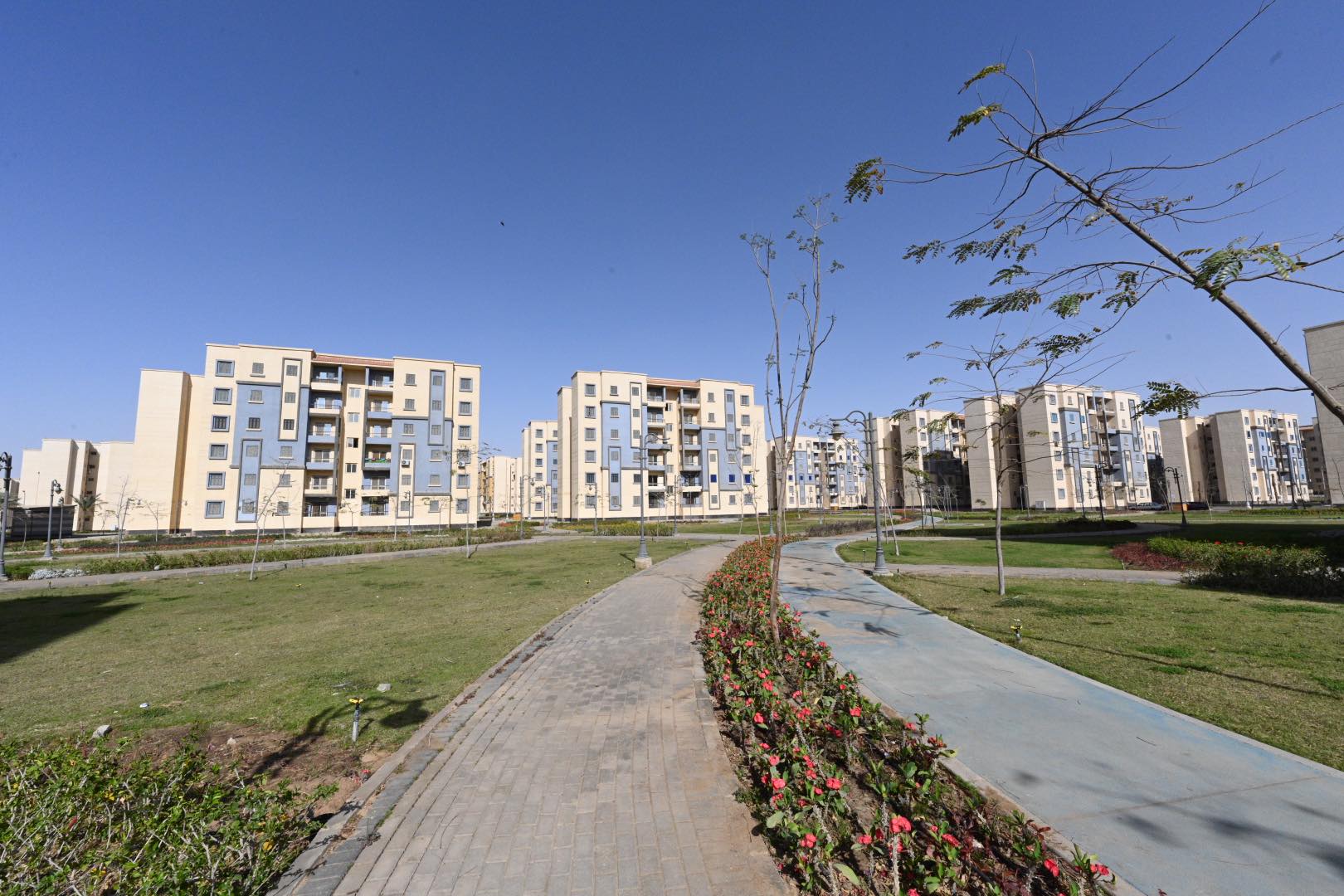 وزير الإسكان يتفقد سكن لكل المصريين بحدائق العاصمة