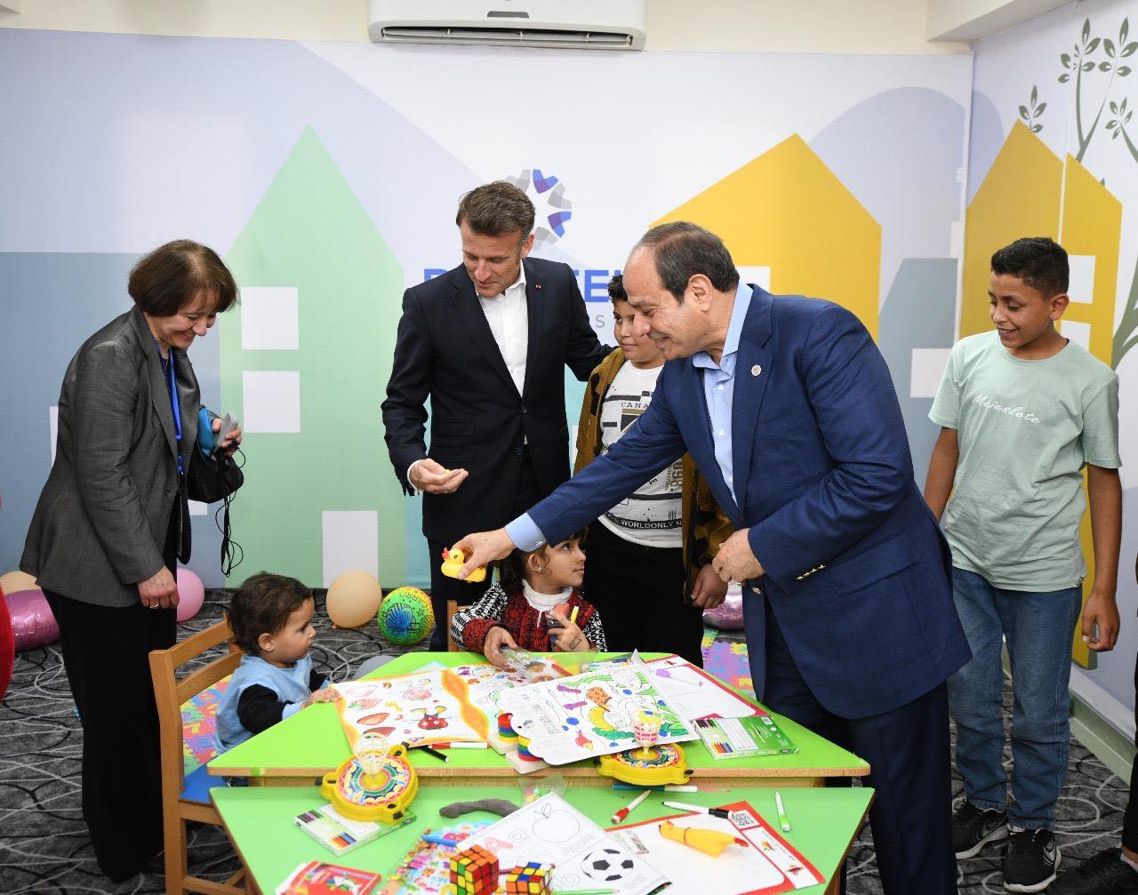 الرئيس السيسي ونظيره الفرنسي يزوران مدينة العريش