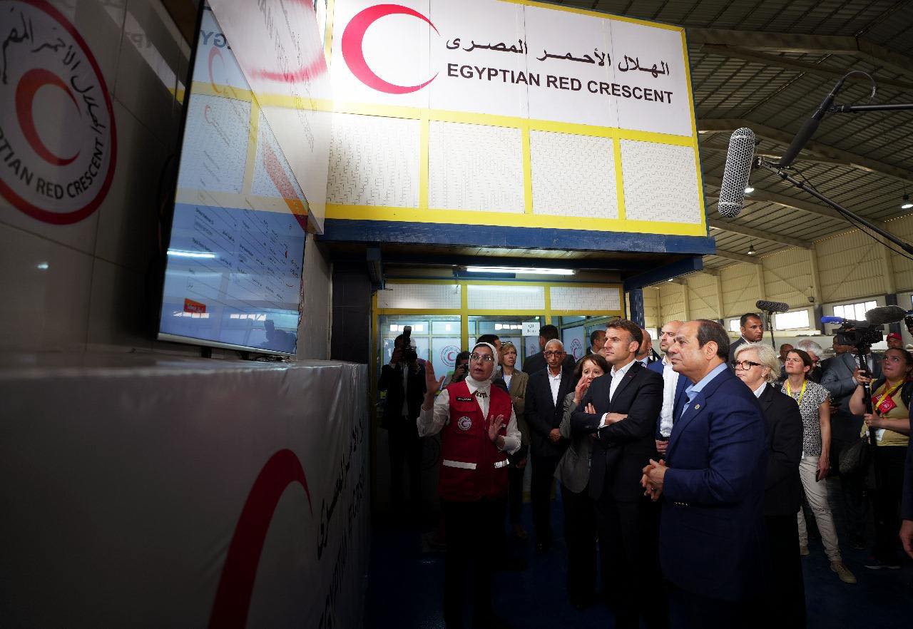 الرئيس السيسي ونظيره الفرنسي يزوران مدينة العريش