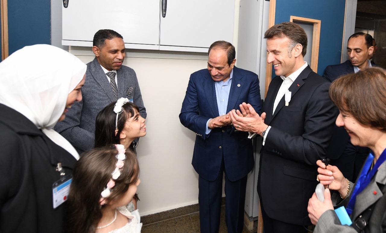 الرئيس السيسي ونظيره الفرنسي يزوران مدينة العريش