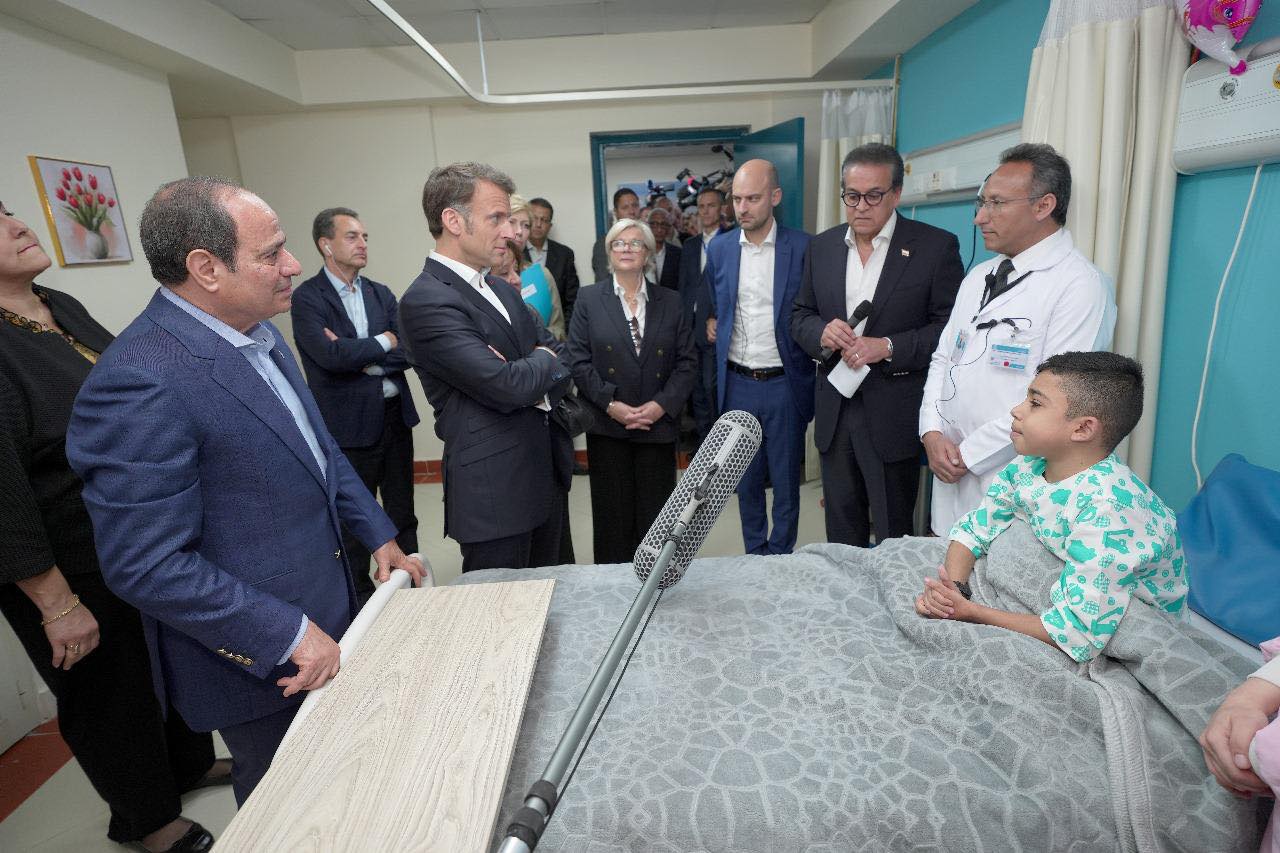 الرئيس السيسي ونظيره الفرنسي يزوران مدينة العريش