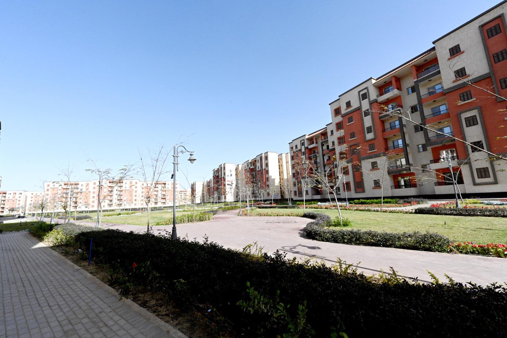 وزير الإسكان يتفقد سكن لكل المصريين بحدائق العاصمة