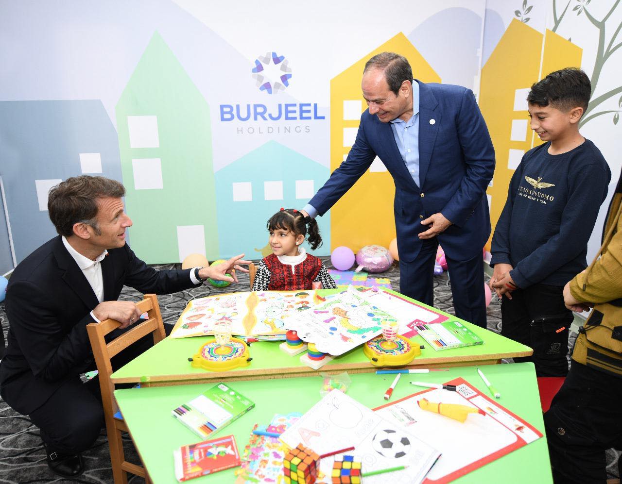 الرئيس السيسي ونظيره الفرنسي يزوران مدينة العريش