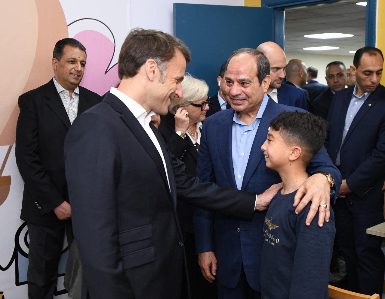 الرئيس السيسي ونظيره الفرنسي يزوران مدينة العريش
