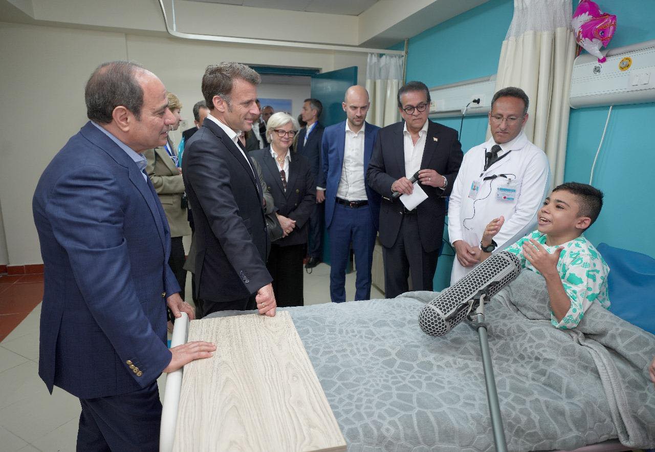 الرئيس السيسي ونظيره الفرنسي يزوران مدينة العريش