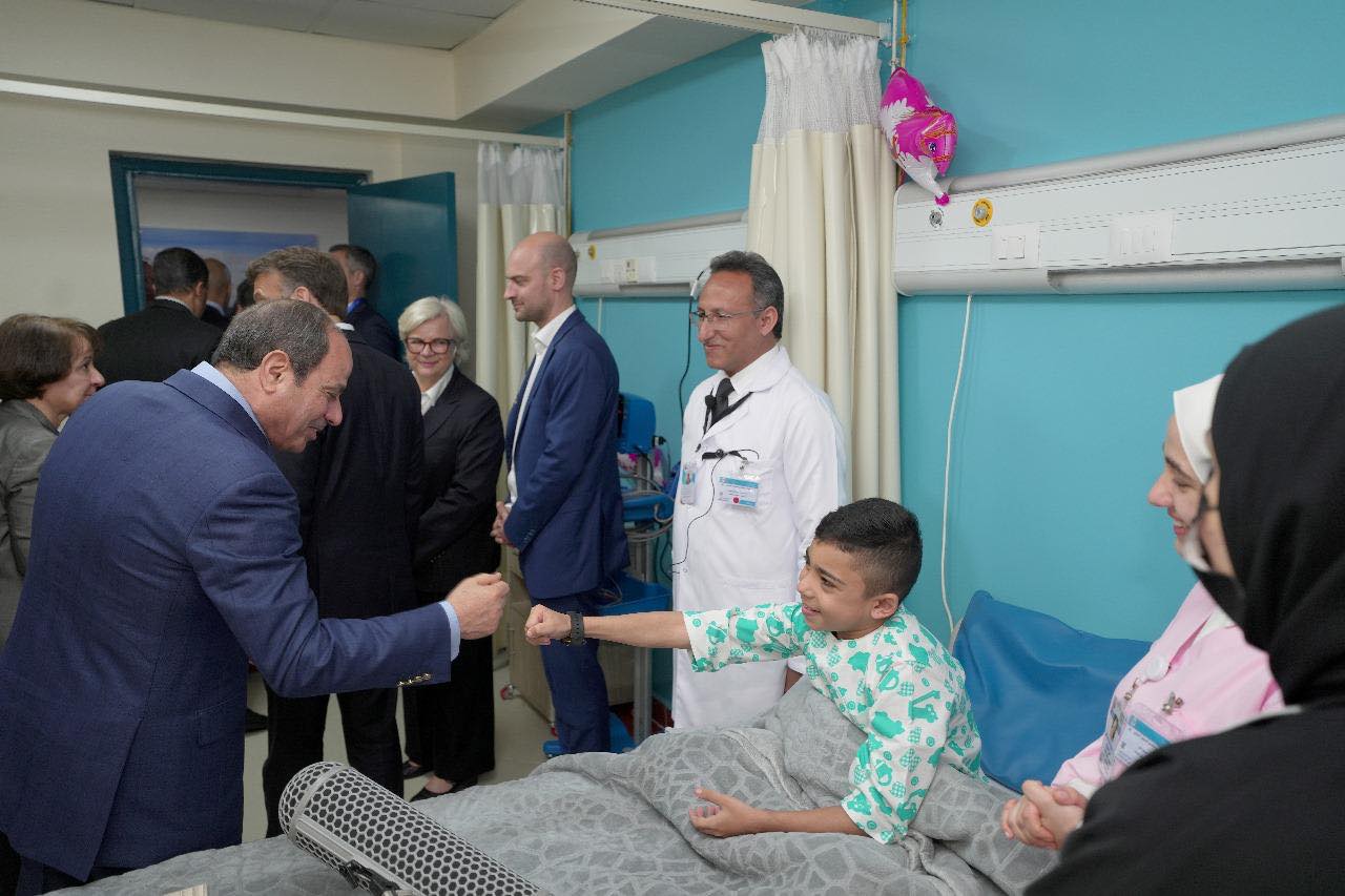 الرئيس السيسي ونظيره الفرنسي يزوران مدينة العريش