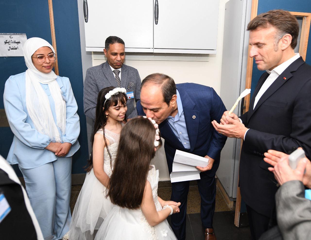 الرئيس السيسي ونظيره الفرنسي يزوران مدينة العريش