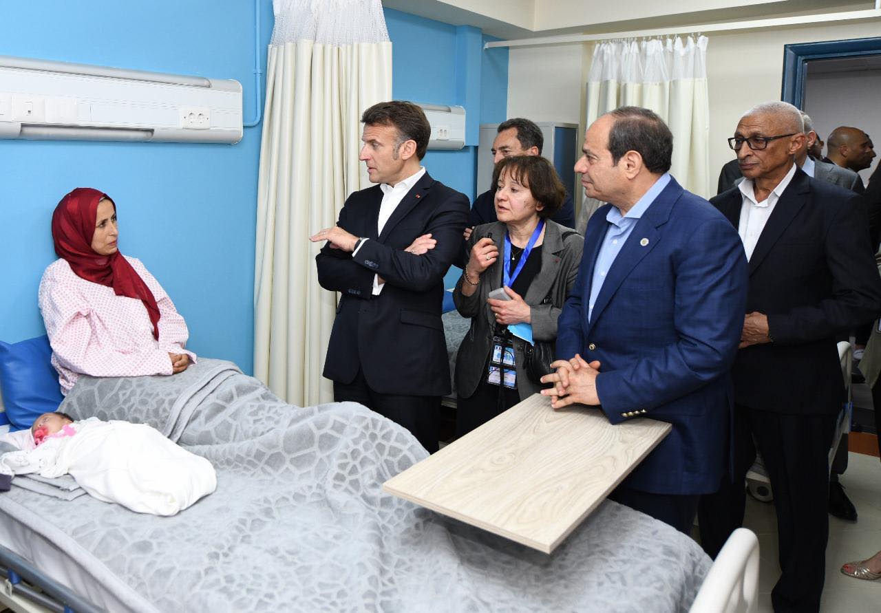 الرئيس السيسي ونظيره الفرنسي يزوران مدينة العريش