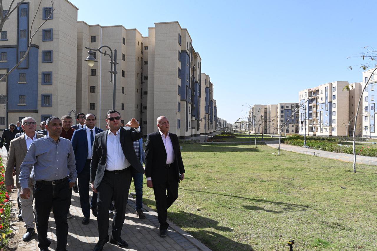 وزير الإسكان يتفقد سكن لكل المصريين بحدائق العاصمة