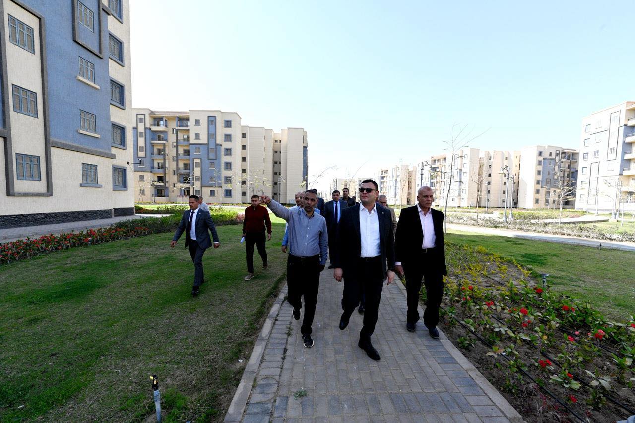 وزير الإسكان يتفقد سكن لكل المصريين بحدائق العاصمة